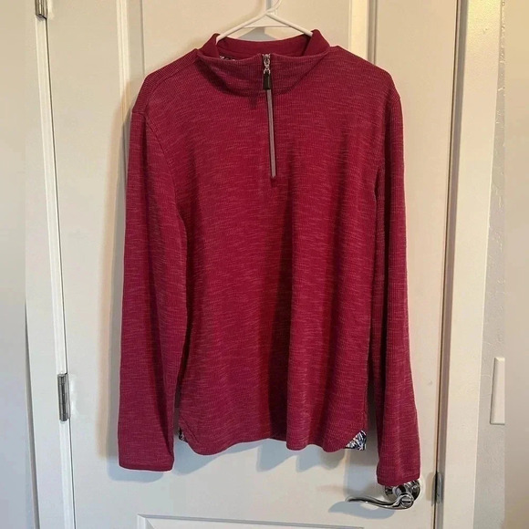 Robert Graham Other - Robert Graham Knit Sweater M pink